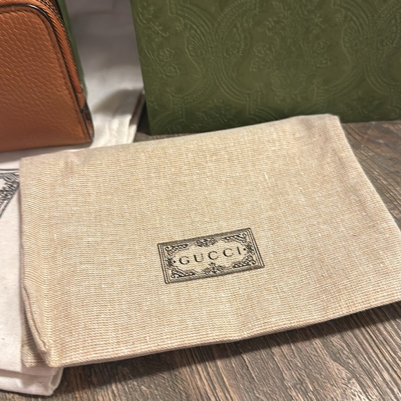 Gucci Medium Double G Leather Wallet - Picture 3 of 16